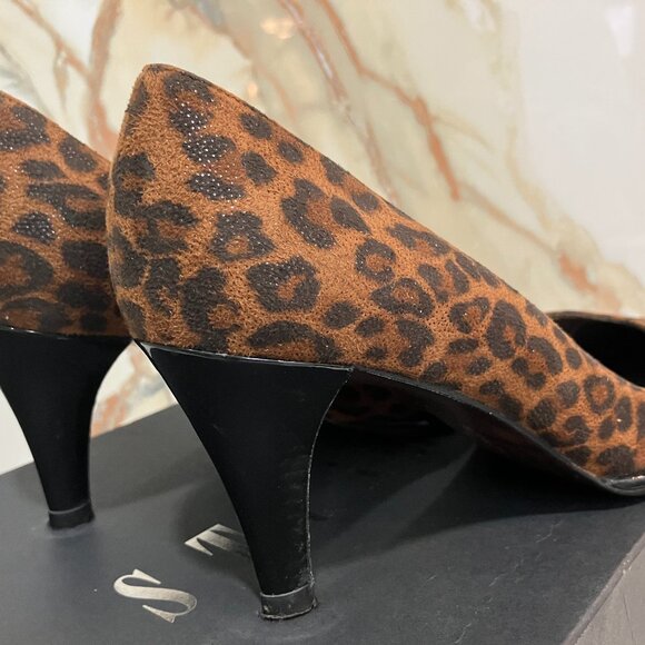 ESCARPINS STUART WEITZMAN LÉOPARD - BOUT FERMÉ - TALON VERNI NOIR - 7.5 - Picture 5 of 8